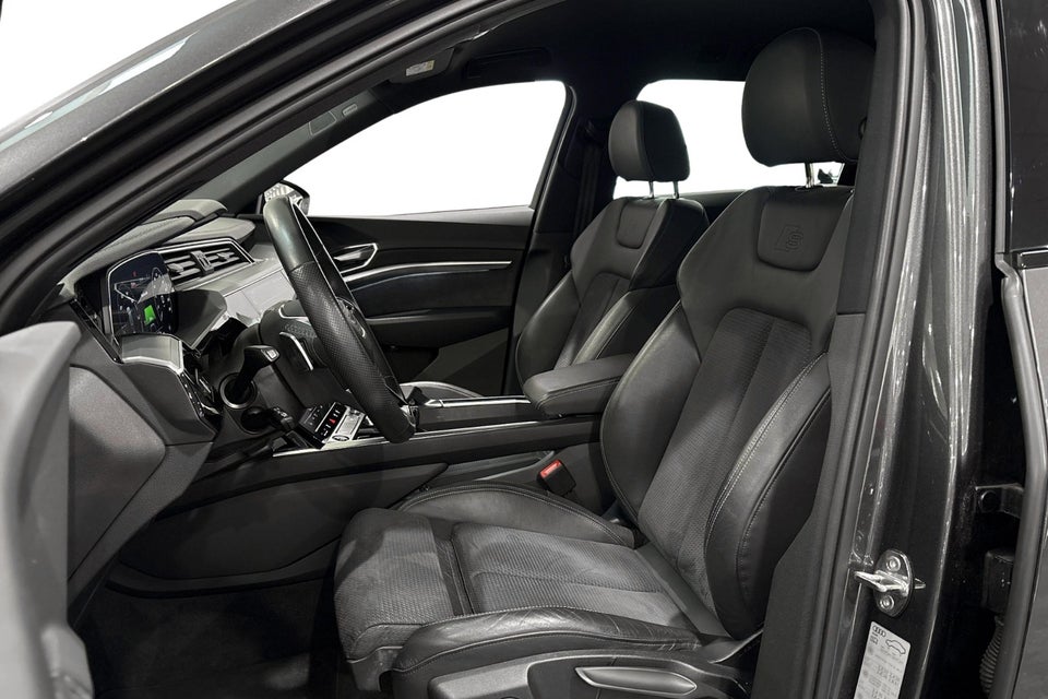 Audi e-tron 55 S-line quattro 5d