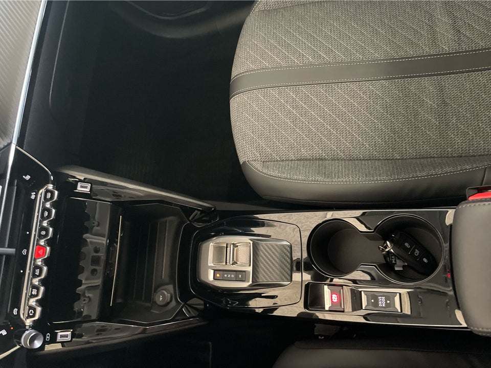 Peugeot 208 1,2 PureTech 100 Allure+ EAT8 5d