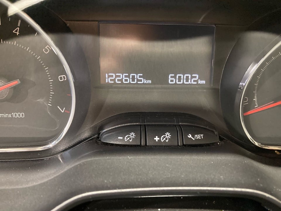 Peugeot 208 1,0 VTi Active 5d