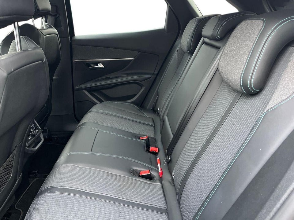 Peugeot 3008 1,6 Hybrid Allure Pack EAT8 5d