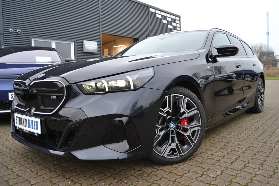 BMW i5 M60 Touring xDrive 5d