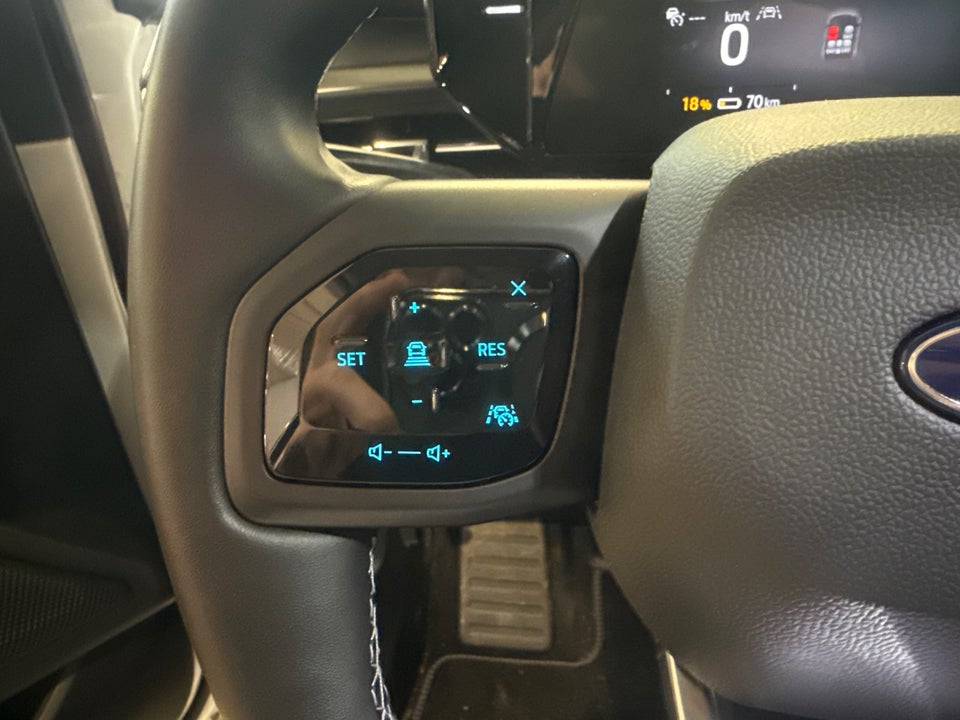 Ford Explorer 82 Premium Extended Range 5d