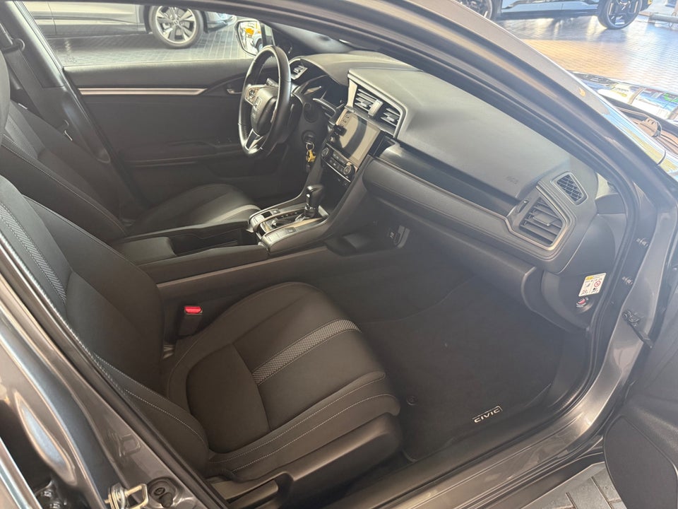 Honda Civic 1,0 VTEC Turbo Elegance CVT 5d