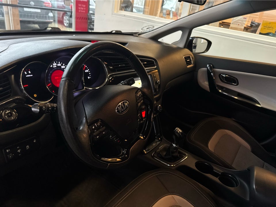 Kia Ceed 1,6 CRDi 136 Attraction SW 5d