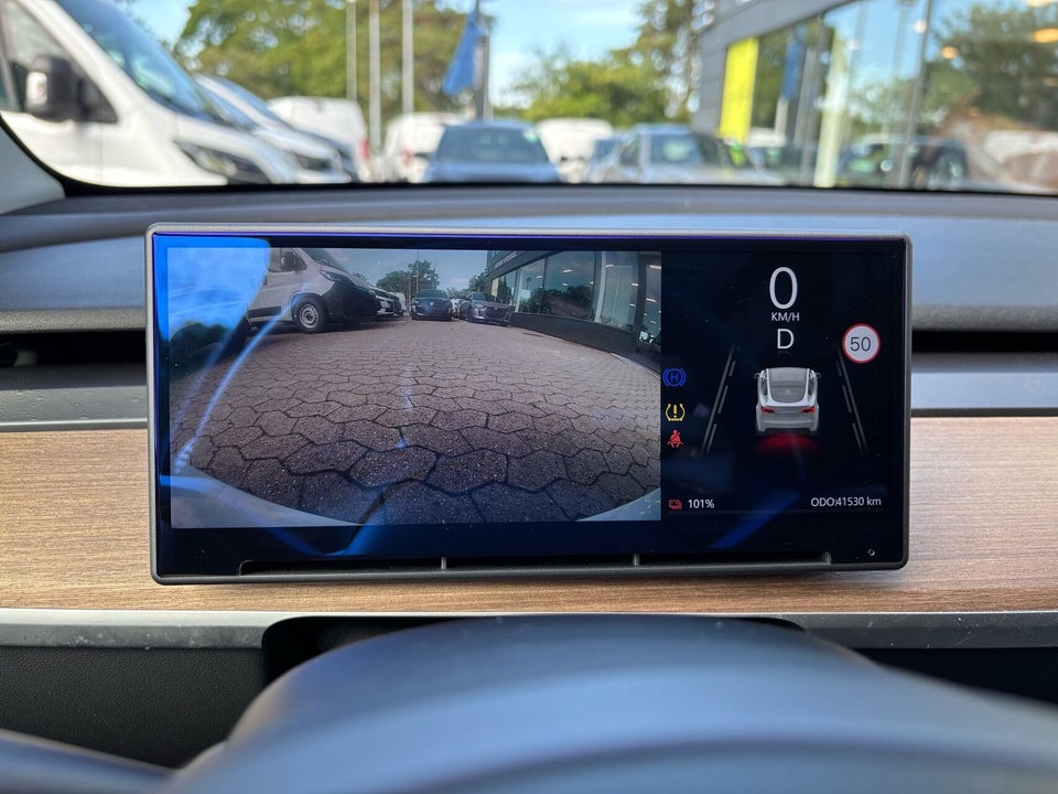 Tesla Model Y Long Range AWD 5d