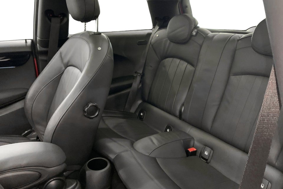 MINI Cooper SE Essential 3d