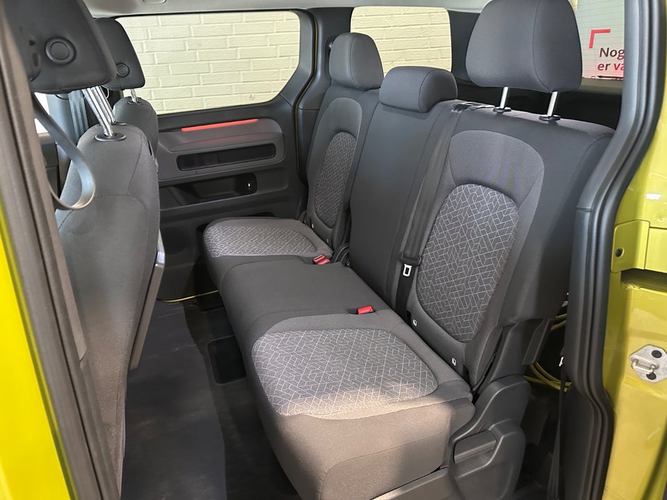 VW ID.Buzz 77 Pro SWB 5d