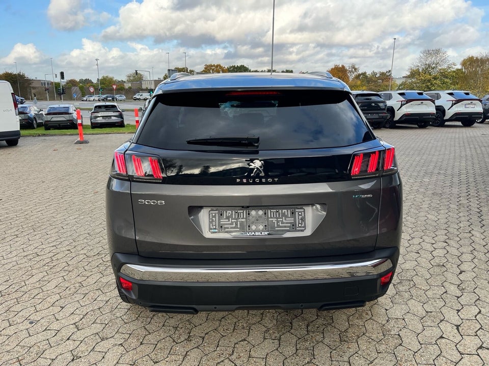 Peugeot 3008 1,6 Hybrid First Selection EAT8 5d