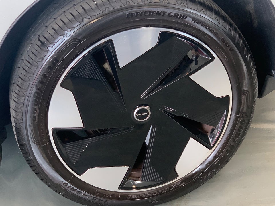 Volvo EX30 Extended Range Plus 5d