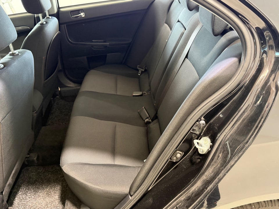 Mitsubishi Lancer 1,8 Intense SportSedan CVT 4d