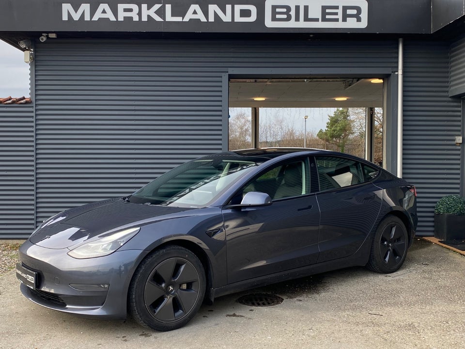 Tesla Model 3 Long Range AWD 4d