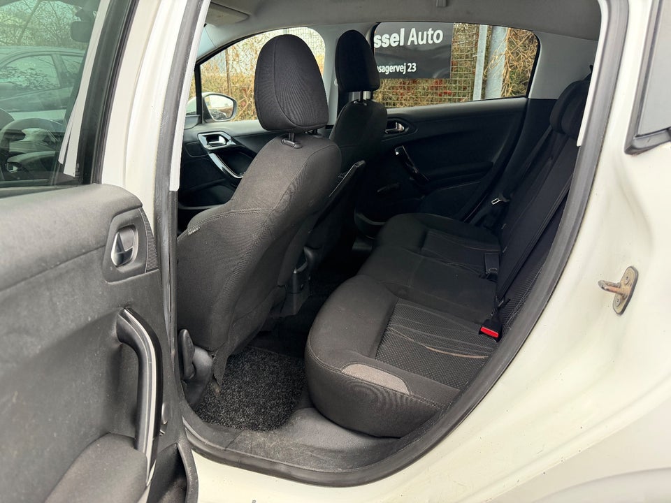 Peugeot 208 1,6 e-HDi 92 Active 5d