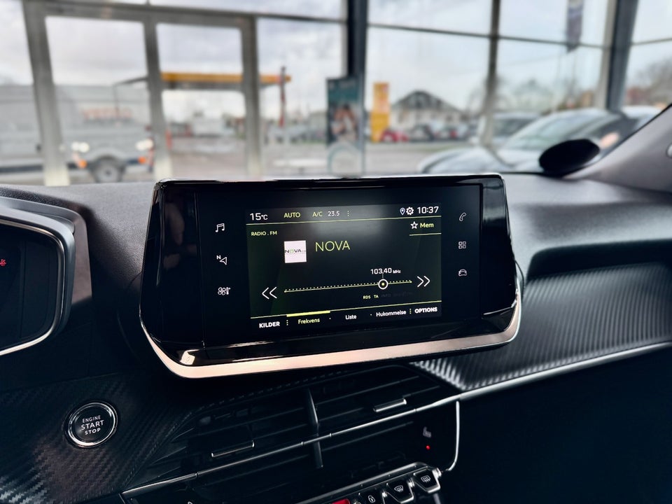 Peugeot 2008 1,2 PureTech 130 Selection Tech EAT8 5d