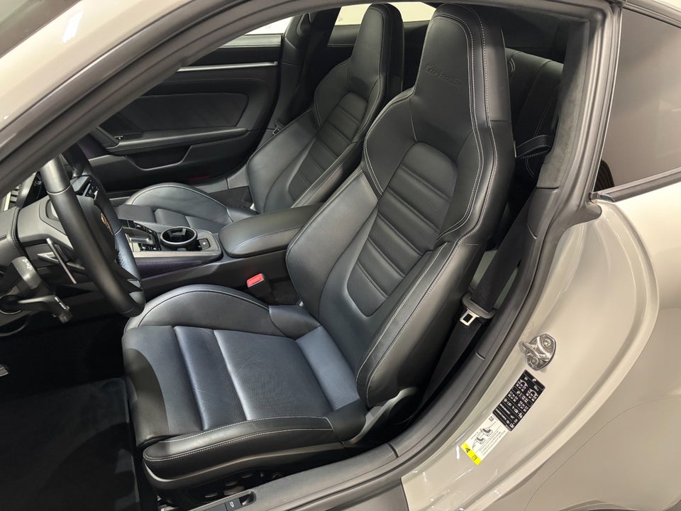 Porsche 911 Turbo S 3,8 Coupé PDK 2d