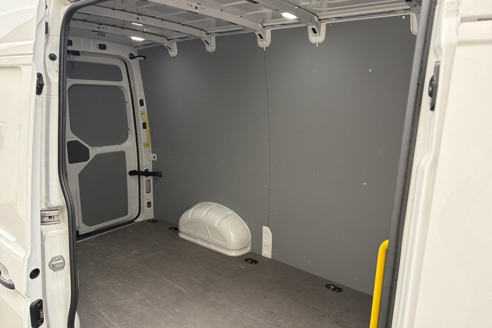 VW Crafter 35 2,0 TDi 177 Kassevogn L3H3 aut.