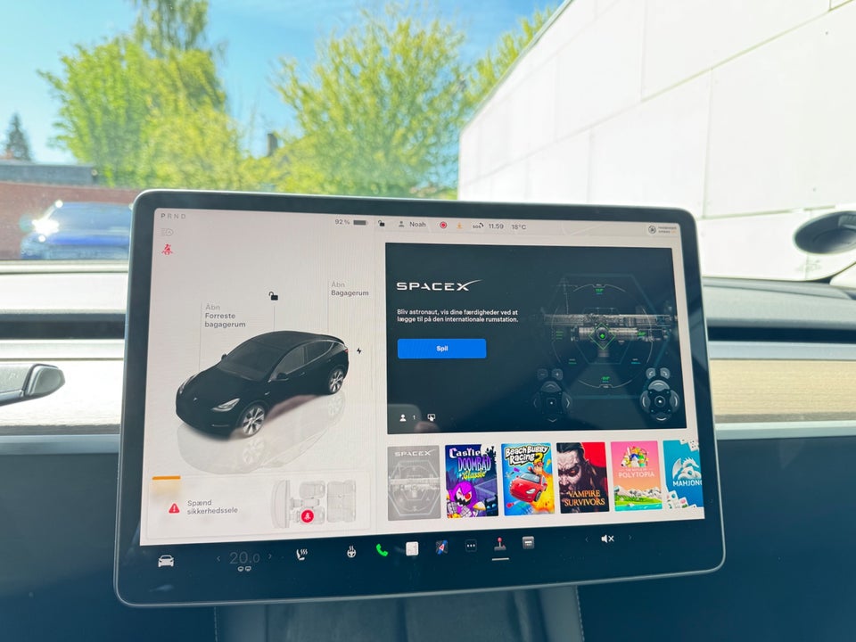 Tesla Model Y Long Range AWD 5d