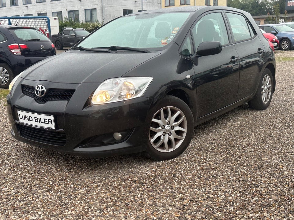 Toyota Auris 1,4 Luna 5d