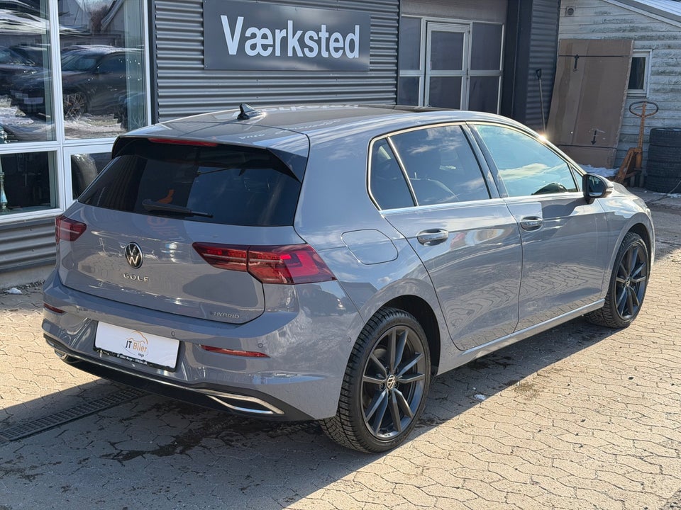 VW Golf VIII 1,4 eHybrid DSG 5d