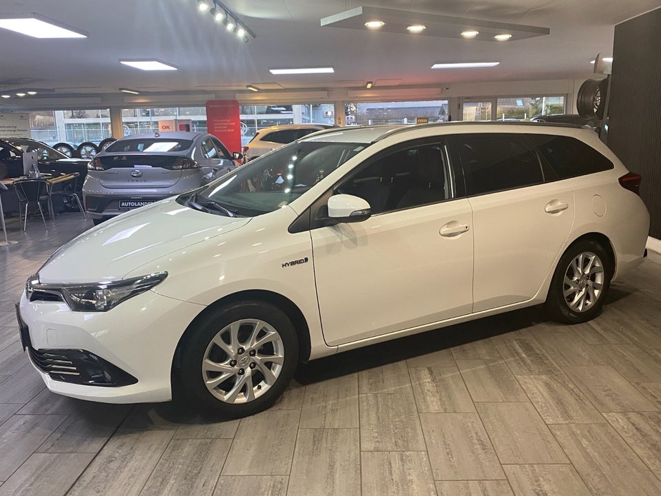 Toyota Auris 1,8 Hybrid H2 Touring Sports CVT 5d