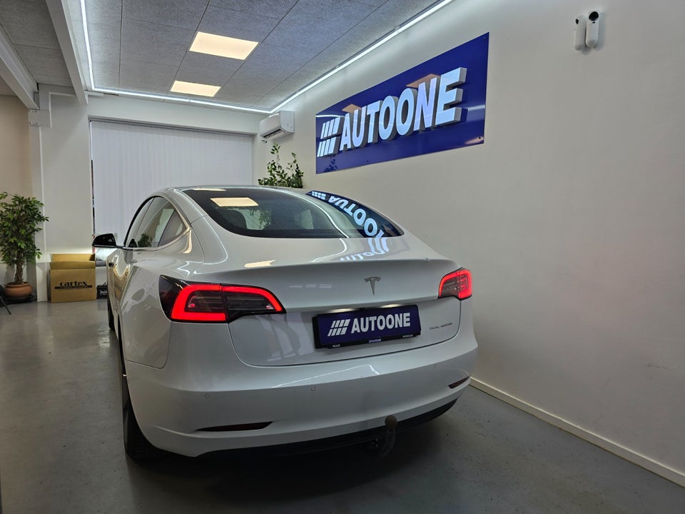 Tesla Model 3 Long Range AWD 4d