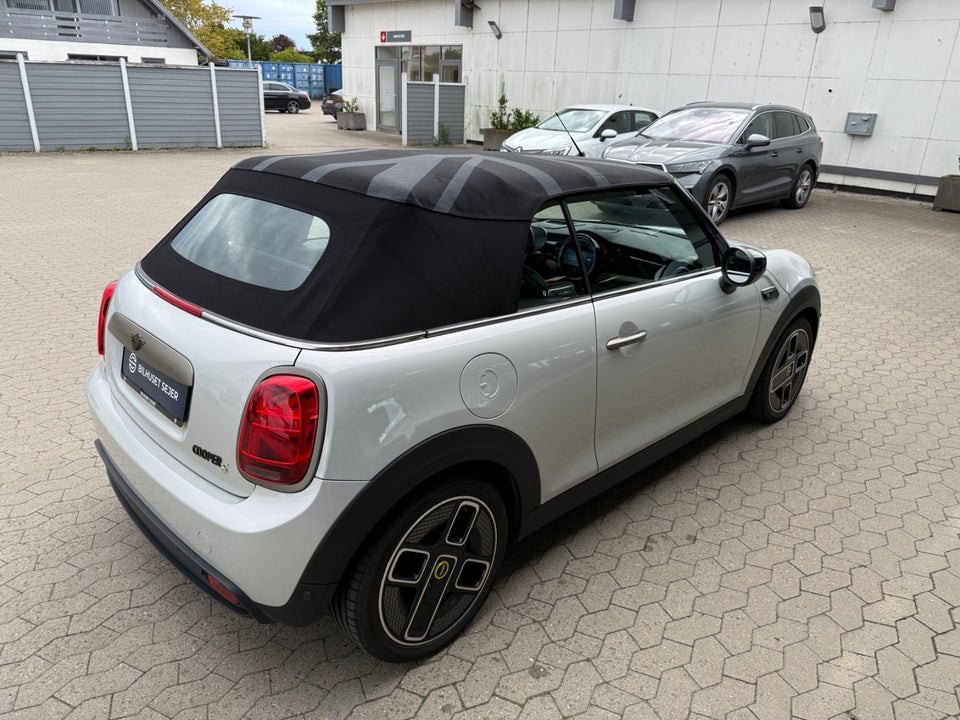MINI Cooper SE Cabriolet 2d