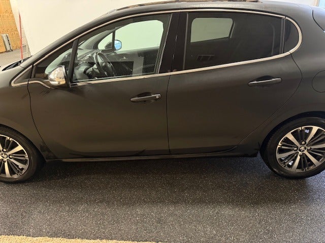 Peugeot 208 1,6 BlueHDi 100 Desire Sky 5d