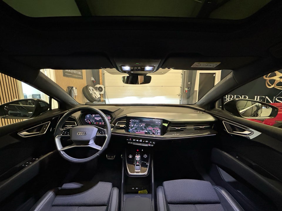 Audi Q4 e-tron 40 S-line 5d