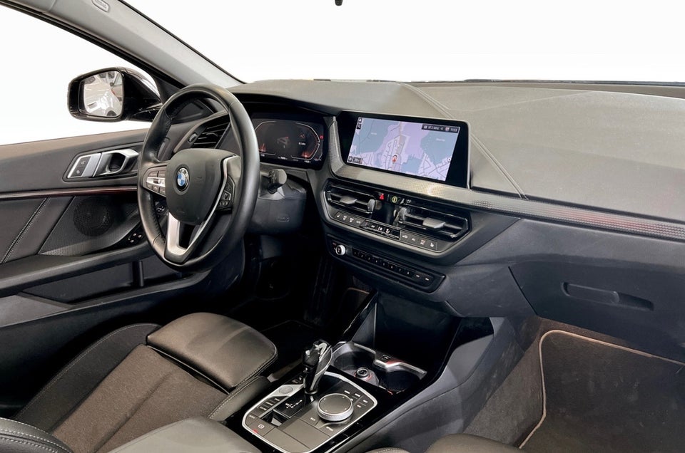 BMW 118i 1,5 Sport Line aut. 5d