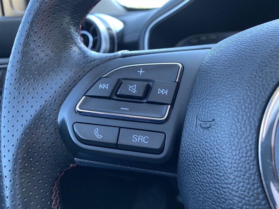 MG EHS 1,5 PHEV Luxury 5d