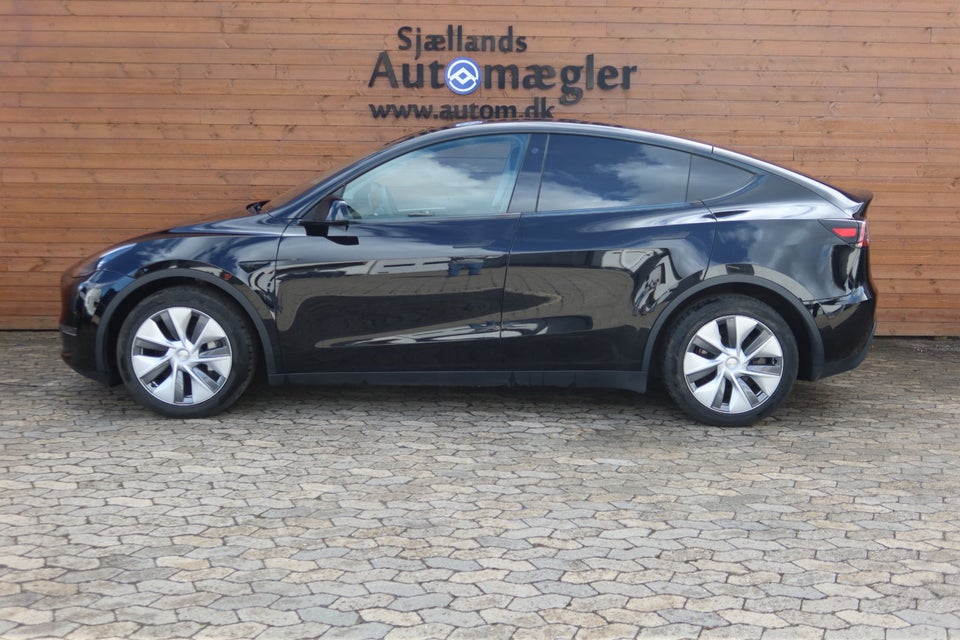 Tesla Model Y Long Range AWD 5d