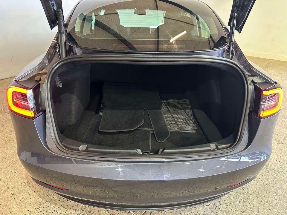 Tesla Model 3 Long Range AWD 4d