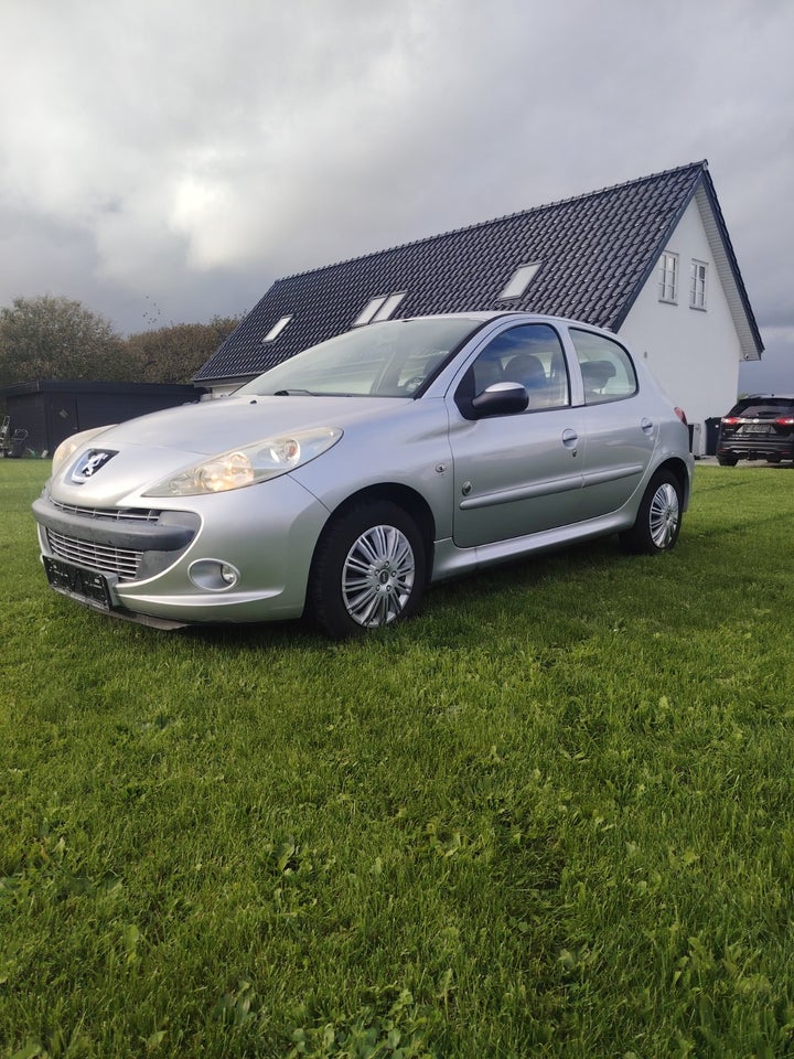 Peugeot 206+ 1,4 Generation 5d
