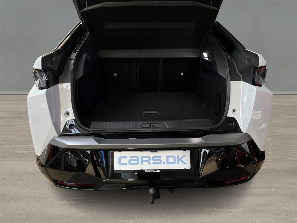 Peugeot e-3008 77 GT Pack 5d