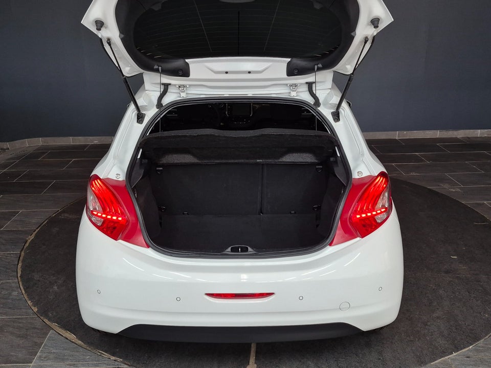 Peugeot 208 1,2 VTi 82 Supreme 5d
