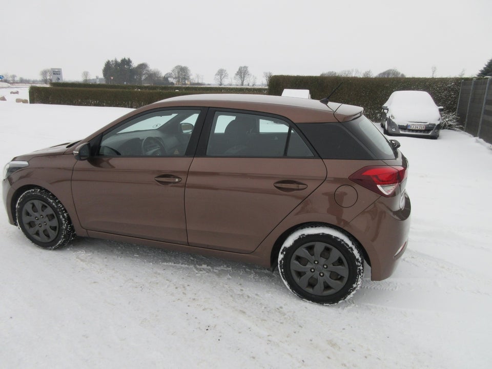 Hyundai i20 1,25 Fresh 5d