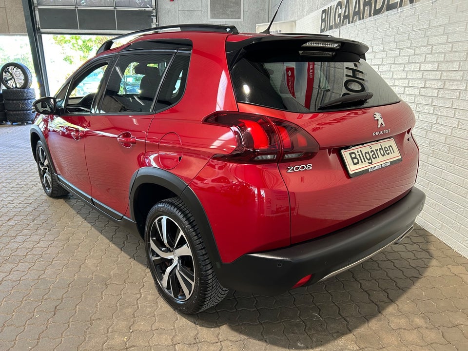 Peugeot 2008 1,6 BlueHDi 100 GT Line Sky 5d