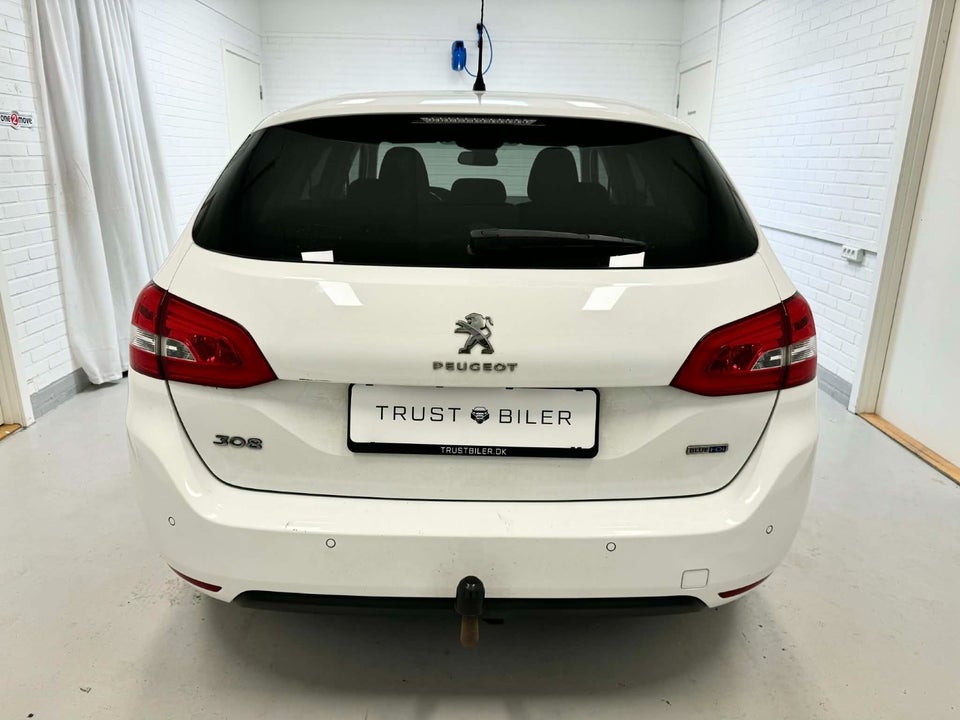 Peugeot 308 1,6 BlueHDi 120 Style SW 5d