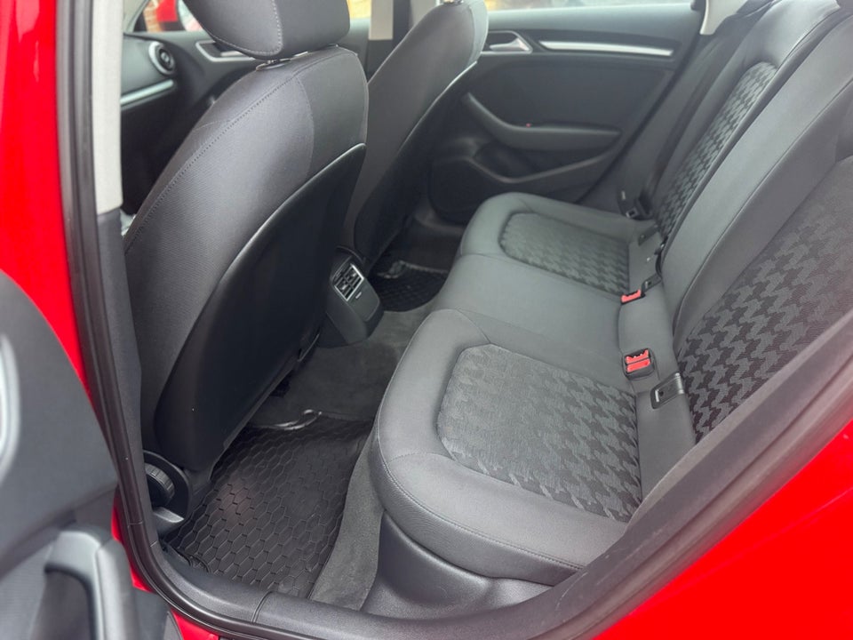 Audi A3 1,4 e-tron Ambiente Sportback S-tr. 5d