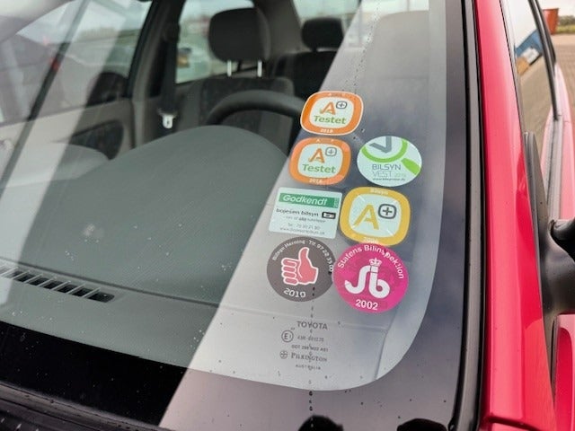 Toyota Corolla 1,3 Terra 4d