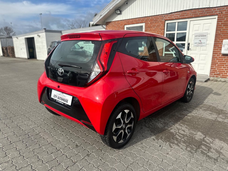Toyota Aygo 1,0 VVT-i x-plore 5d