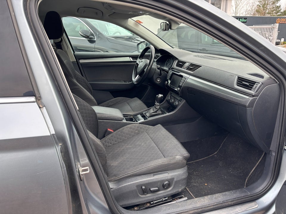 Skoda Superb 2,0 TDi 190 Style Combi DSG 5d