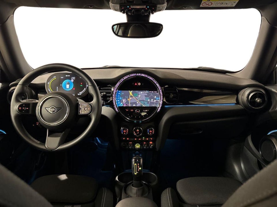 MINI Cooper SE Essential 3d