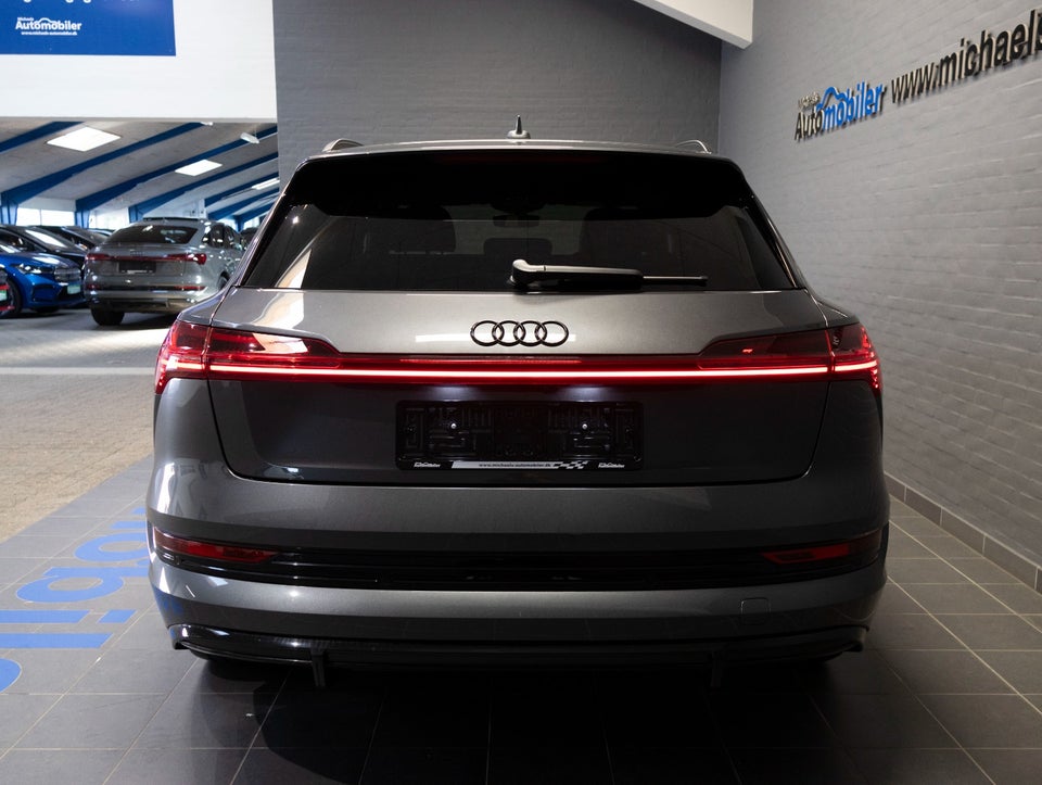 Audi e-tron 55 S-line quattro 5d