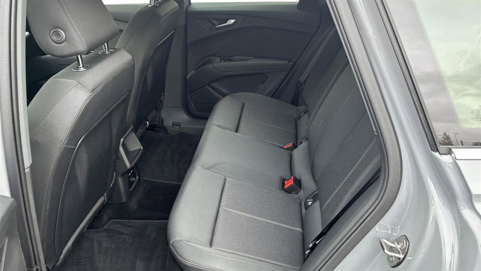 Audi Q4 e-tron 40  5d