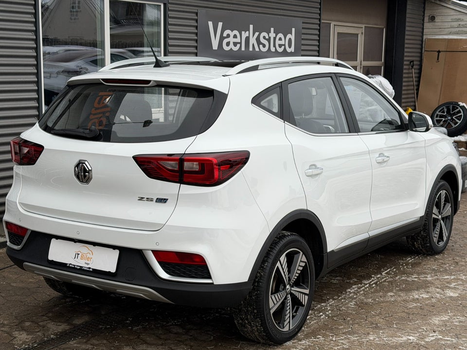 MG ZS EV Luxury 5d