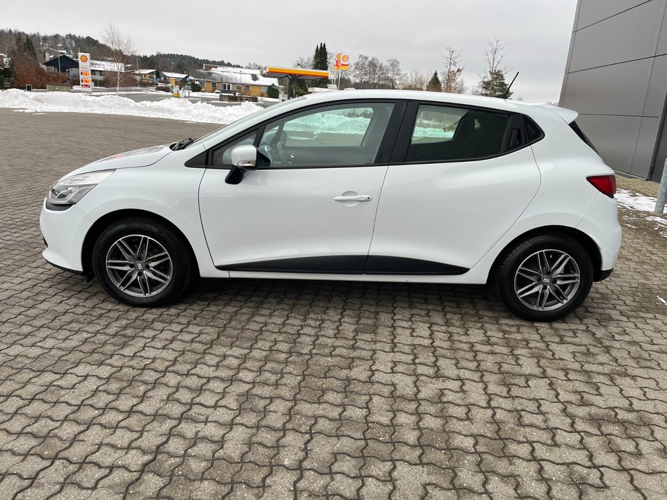 Renault Clio IV 1,5 dCi 90 Expression 5d