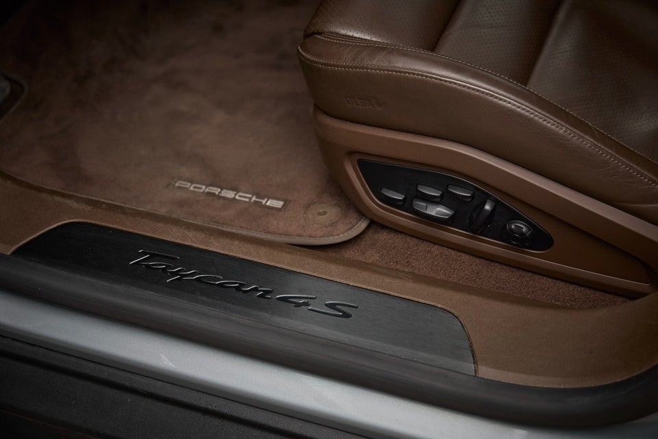 Porsche Taycan 4S 4d