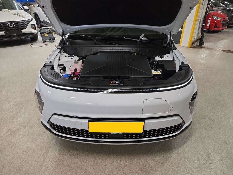 Hyundai Kona 65 EV Essential Van 5d