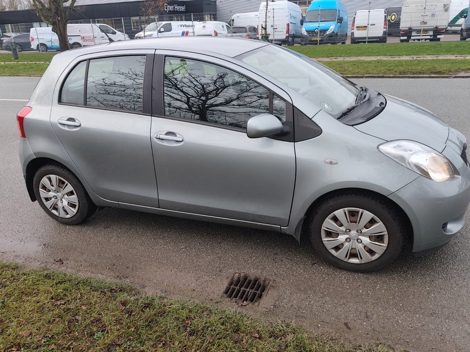 Toyota Yaris 1,3 Luna 5d