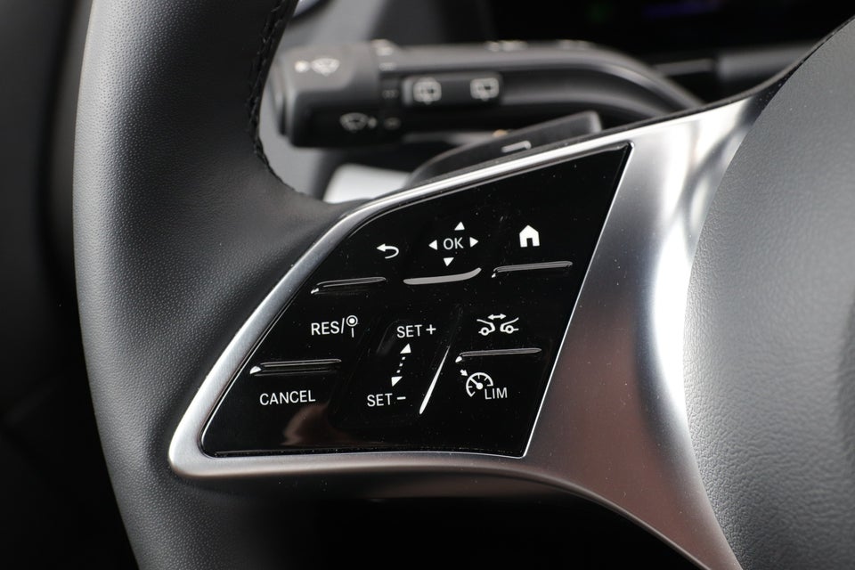 Mercedes EQA300 Progressive 4Matic 5d